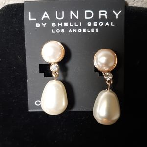 Brand New LAUNDRY by Shelli Segal Pearl drop Earrings
